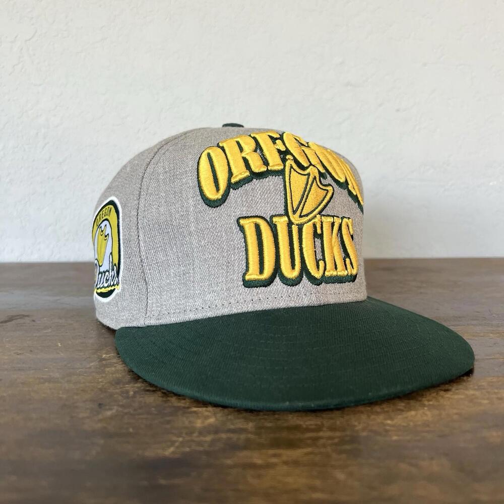 New Era Oregon Ducks SnapBack Hat Grey/Green